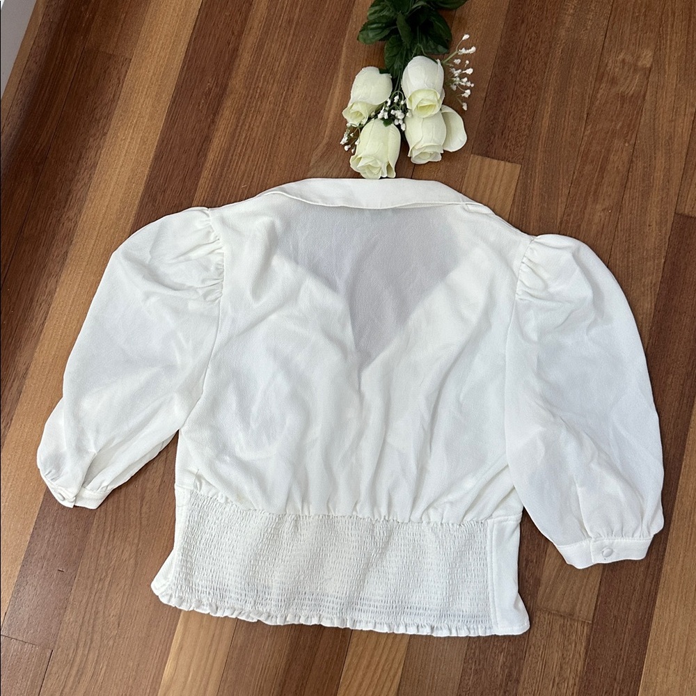 New without tags Privy White Button-Up Blouse - Picture 5 of 6